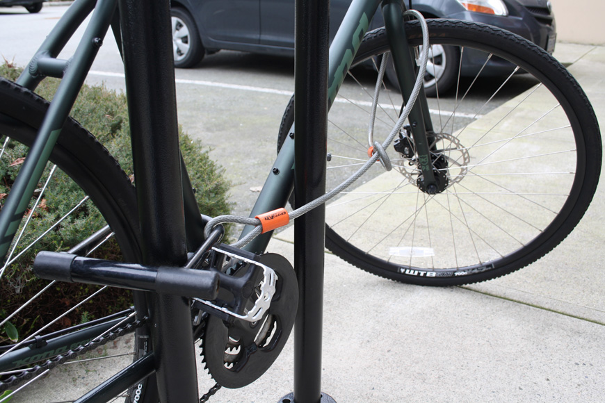 How to use a bicycle lock