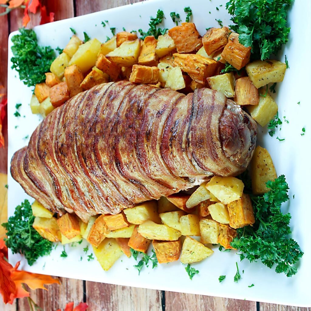 How do you cut a pork loin roast for stuffing?
